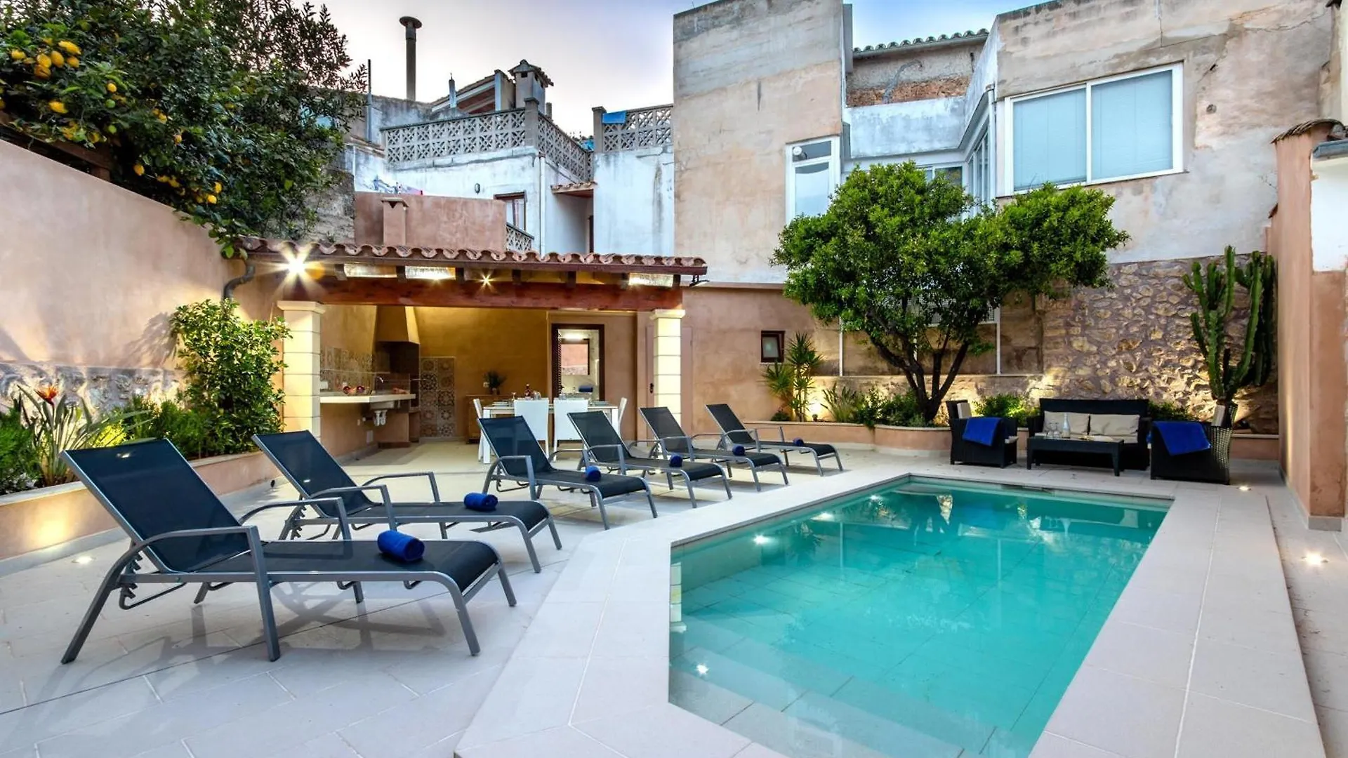 Historic Pollensa Townhouse Casa Roca Horta 4 Bedrooms Sun Terrace Town Mountain Views بويينسا