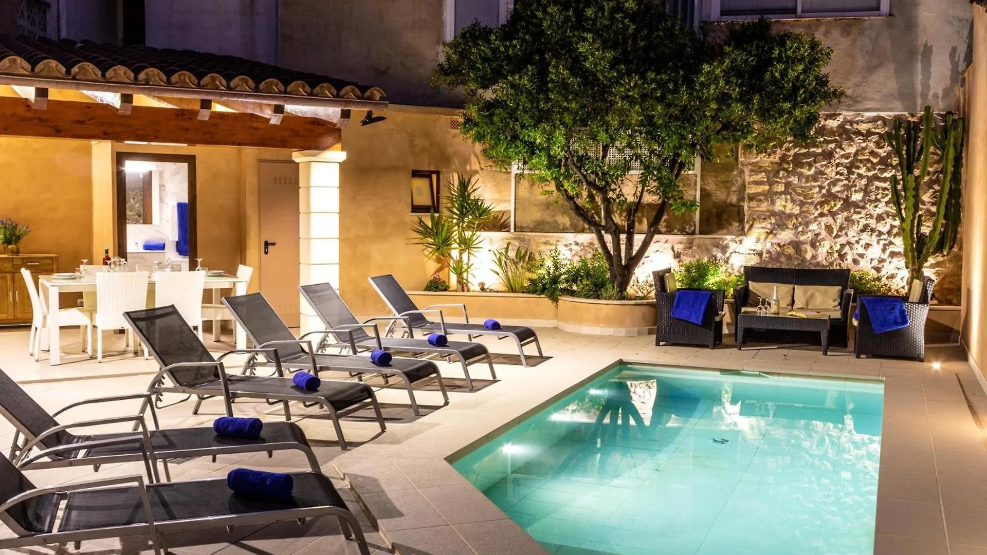 Historic Pollensa Townhouse Casa Roca Horta 4 Bedrooms Sun Terrace Town Mountain Views فيلة بويينسا