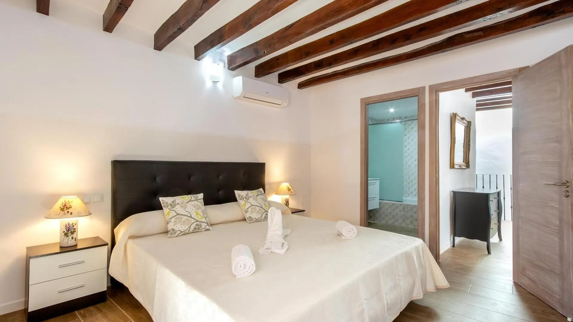 Historic Pollensa Townhouse Casa Roca Horta 4 Bedrooms Sun Terrace Town Mountain Views İspanya