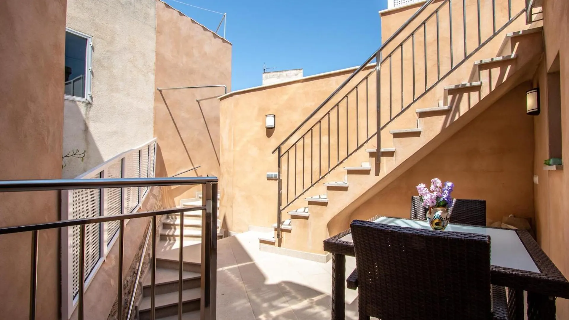 Historic Pollensa Townhouse Casa Roca Horta 4 Bedrooms Sun Terrace Town Mountain Views Villa Pollença